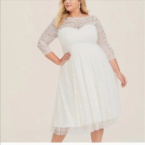 Torrid Dress Wedding Gown White Ivory Lace 24